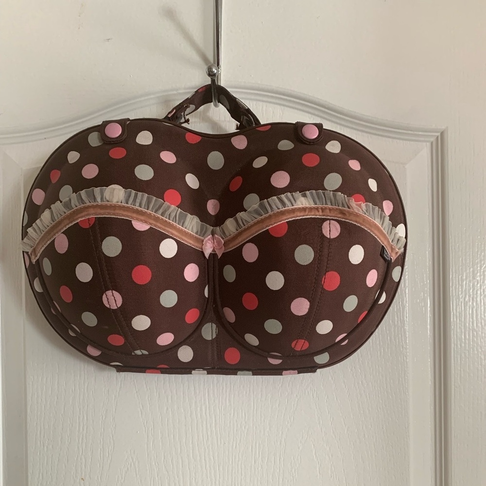 Bra luggage